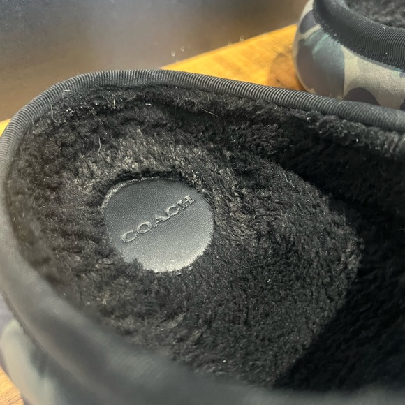 Coach Men’s Camo Slippers - Picture 7 of 11